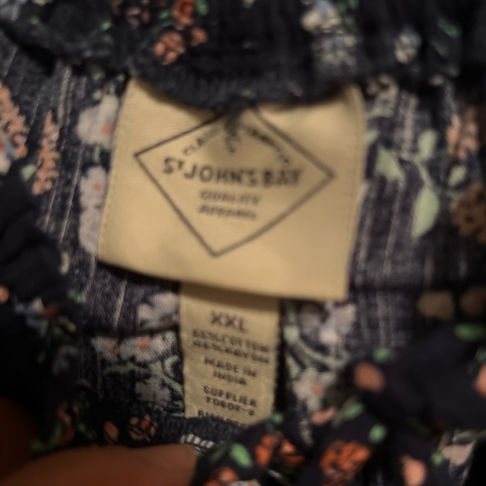 St. John’s Bay Floral Print Top Blouse with Elastic Sleeves and Neckline - Picture 8 of 8
